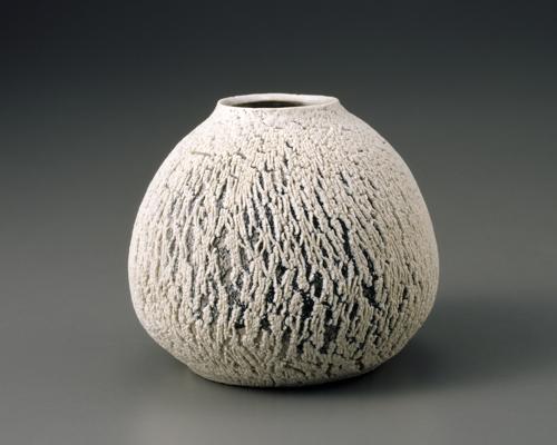 三層象裂瓷壺